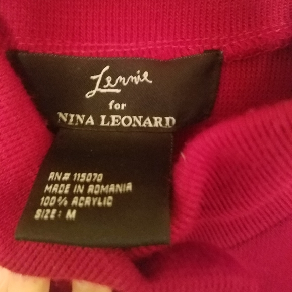 Beautiful red sweater - Picture 2 of 4